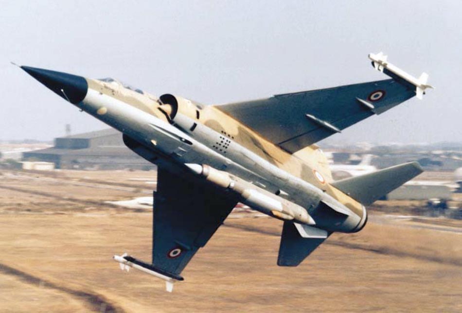 Mirage F.1EQ с системой наведения CT51F "Caiman" для УР Magic.