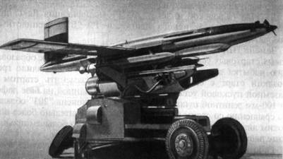 Беспилотный самолет-фоторазведчик Ла-17Р ('204') на пусковом устройстве