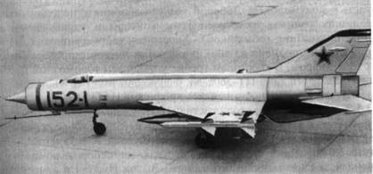 Истребитель-перехватчик Е-152/1 с двумя ракетами К-9