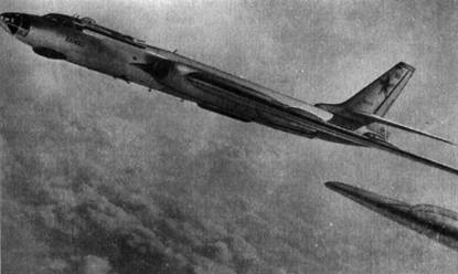 Дальний бомбардировщик Ту-16
