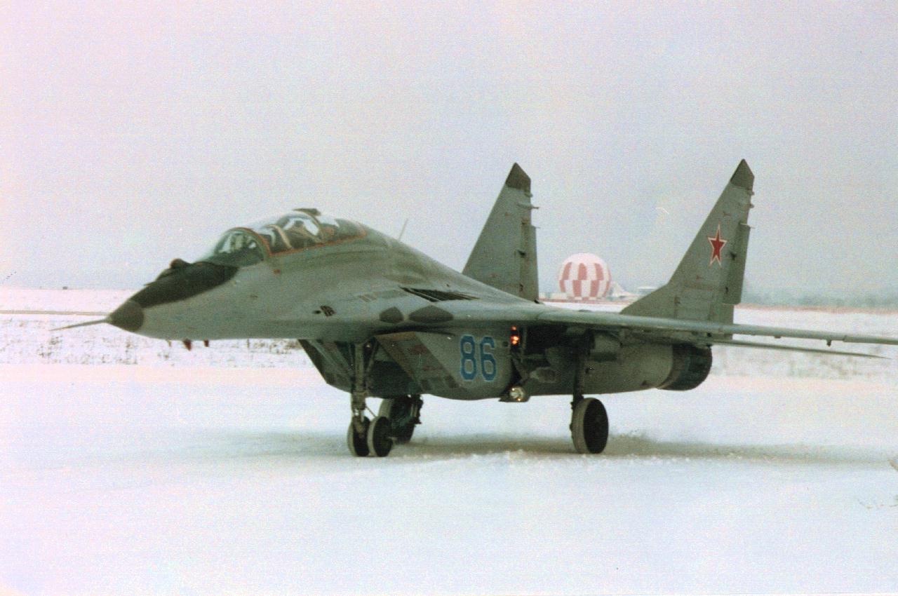 ll-mig29ut1.jpg