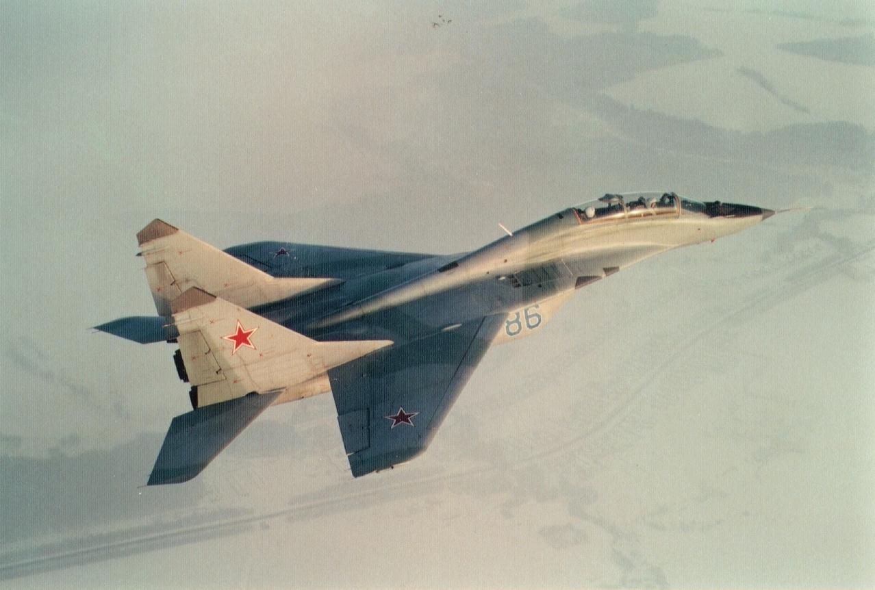 ll-mig29ut2.jpg