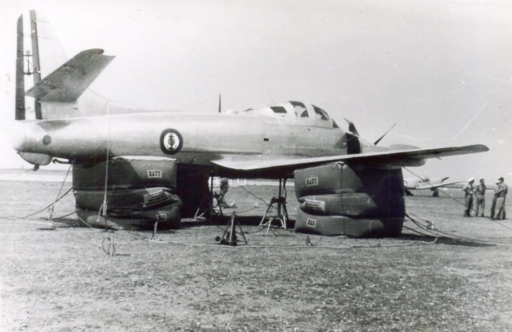 http://www.airwar.ru/image/idop/attack/br960/br960-8.jpg