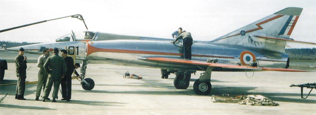 http://www.airwar.ru/image/idop/attack/etendard4/etendard4-12.jpg