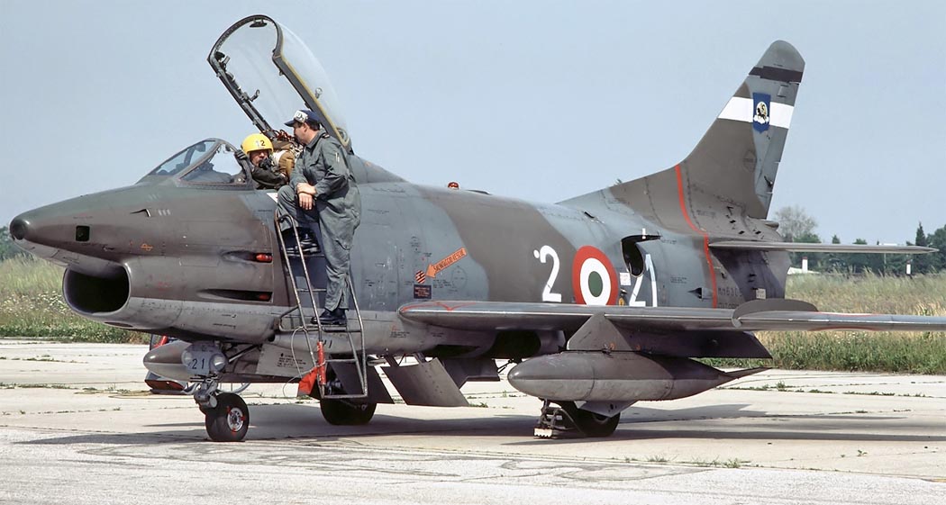 http://www.airwar.ru/image/idop/attack/g91r1/g91r1-6.jpg
