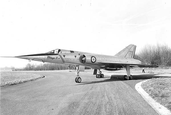 http://www.airwar.ru/image/idop/bomber/mirage4/mirage4-2.jpg