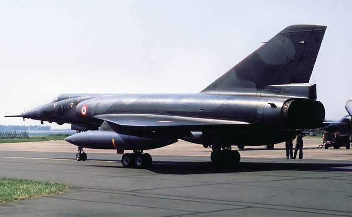 http://www.airwar.ru/image/idop/bomber/mirage4/mirage4-6.jpg
