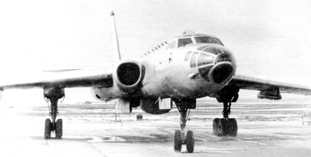 http://www.airwar.ru/image/idop/bomber/tu16k26/tu16k26-10.jpg