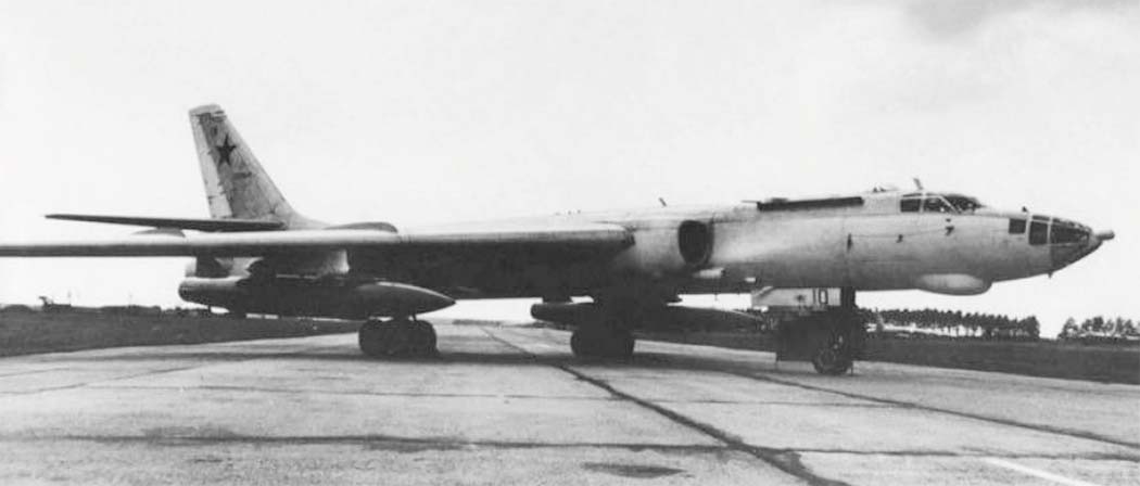 http://www.airwar.ru/image/idop/bomber/tu16k26/tu16k26-12.jpg