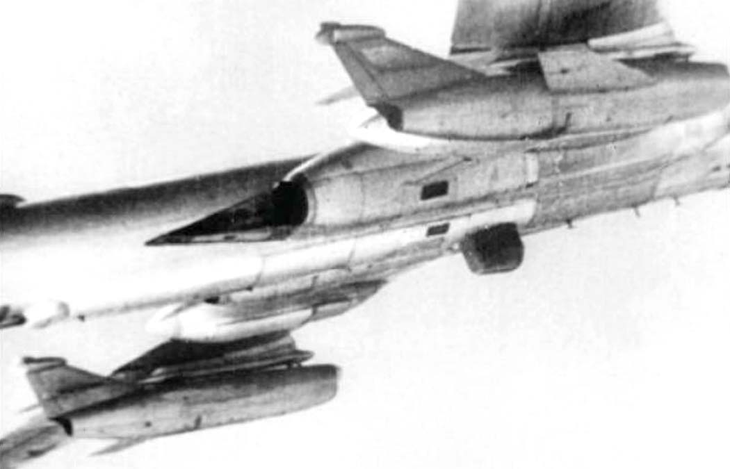 http://www.airwar.ru/image/idop/bomber/tu16ks/tu16ks-15.jpg