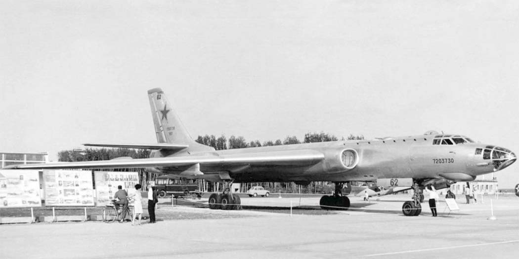 http://www.airwar.ru/image/idop/bomber/tu16ks/tu16ks-4.jpg