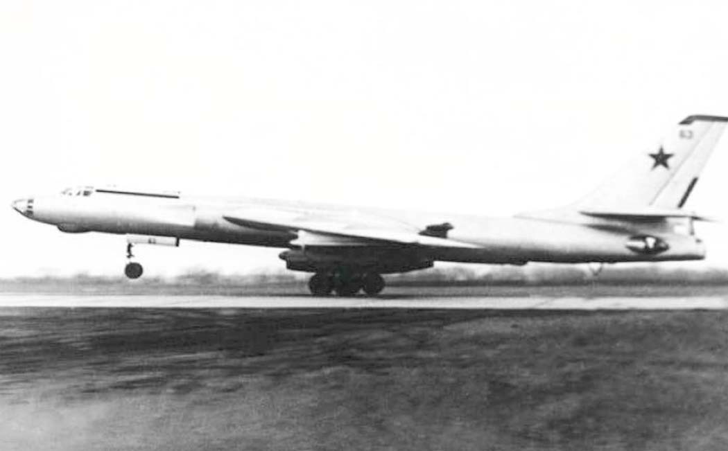 http://www.airwar.ru/image/idop/bomber/tu16ks/tu16ks-9.jpg