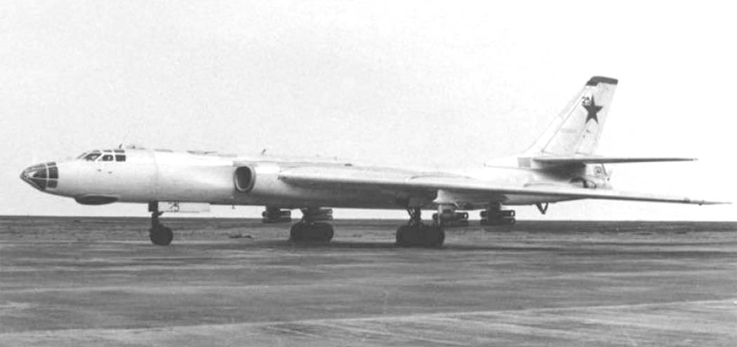 http://www.airwar.ru/image/idop/bomber/tu16ksr/tu16ksr-6.jpg