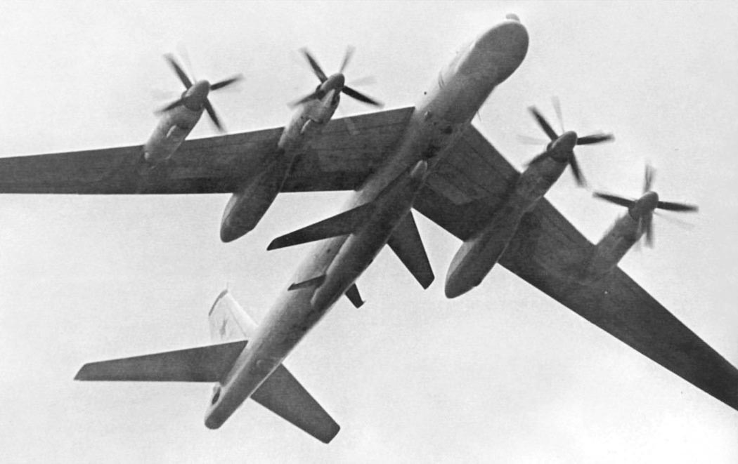 http://www.airwar.ru/image/idop/bomber/tu95k/tu95k-4.jpg