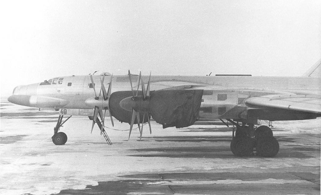 http://www.airwar.ru/image/idop/bomber/tu95km/tu95km-5.jpg