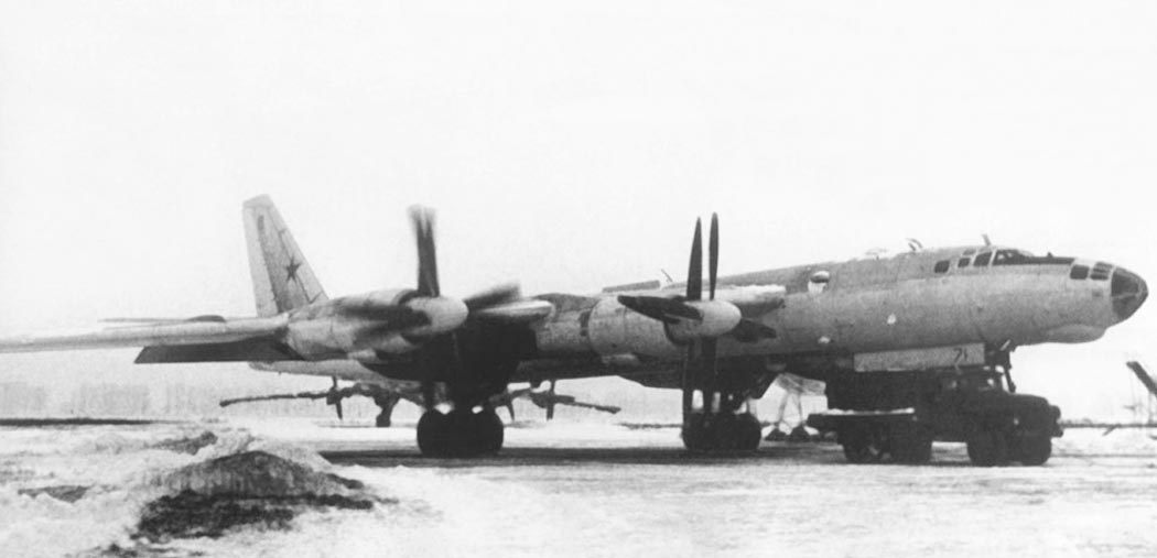 http://www.airwar.ru/image/idop/bomber/tu95m/tu95m-10.jpg