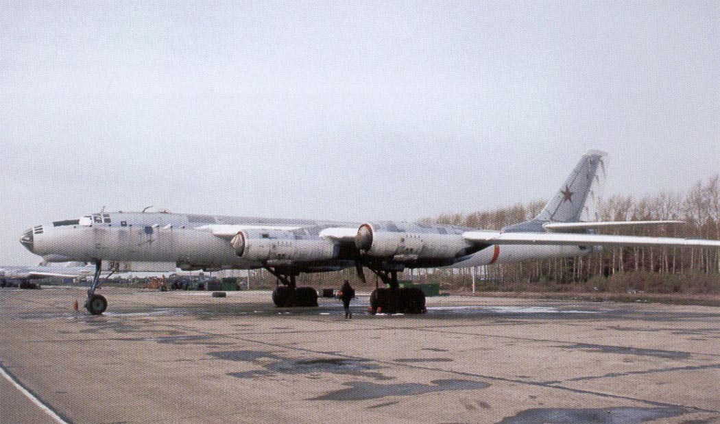 http://www.airwar.ru/image/idop/bomber/tu95m/tu95m-3.jpg