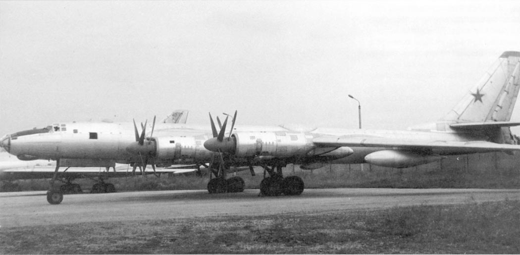 http://www.airwar.ru/image/idop/bomber/tu95m/tu95m-7.jpg