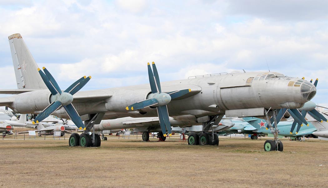 http://www.airwar.ru/image/idop/bomber/tu95n/tu95n-1.jpg