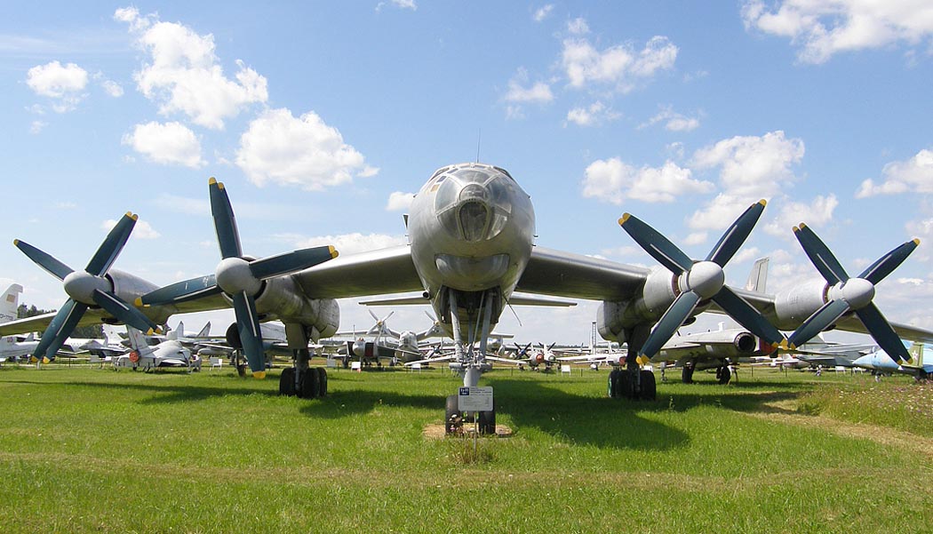 http://www.airwar.ru/image/idop/bomber/tu95n/tu95n-3.jpg