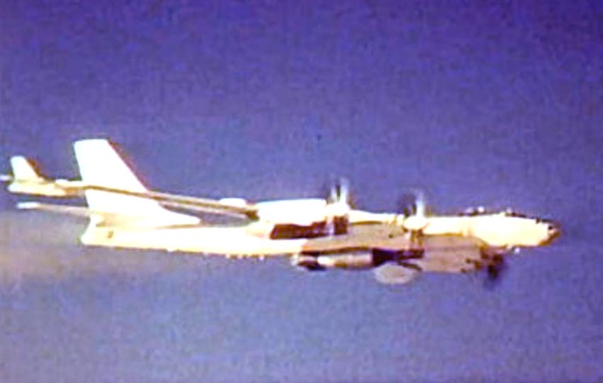 http://www.airwar.ru/image/idop/bomber/tu95v/tu95v-4.jpg