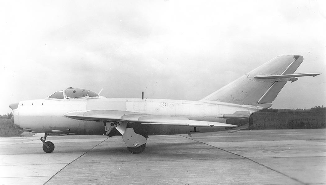 http://www.airwar.ru/image/idop/fighter/j5/j5-7.jpg