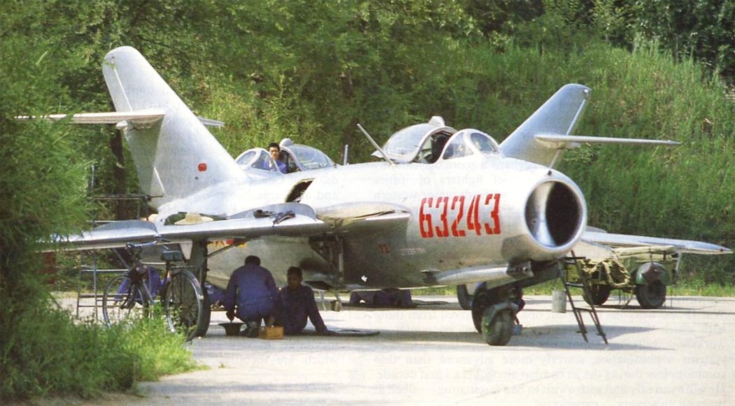 http://www.airwar.ru/image/idop/fighter/j5/j5-8.jpg