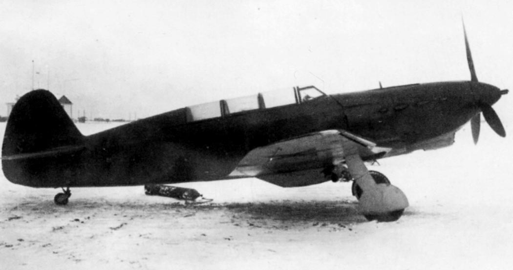 http://www.airwar.ru/image/idop/fww2/yak7m/yak7m-1.jpg